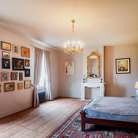 Chateau De L'encastre ルヴェル