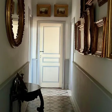 Chateau De L'encastre ルヴェル