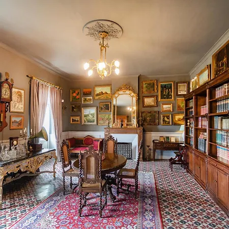 Chateau De L'encastre