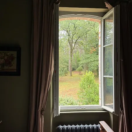 Chateau De L'encastre