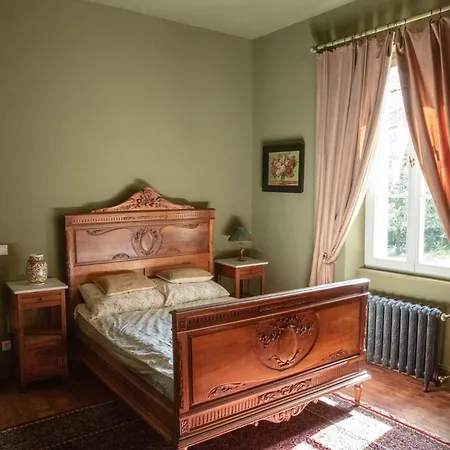 Chateau De L'encastre