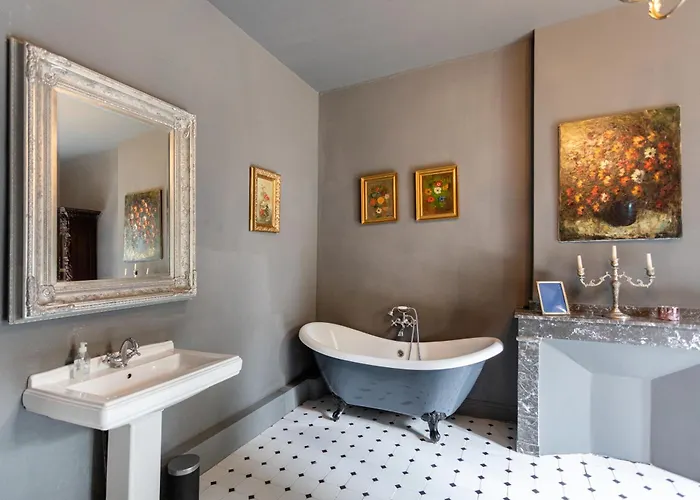 Chateau De L'encastre Frühstückspension 3*